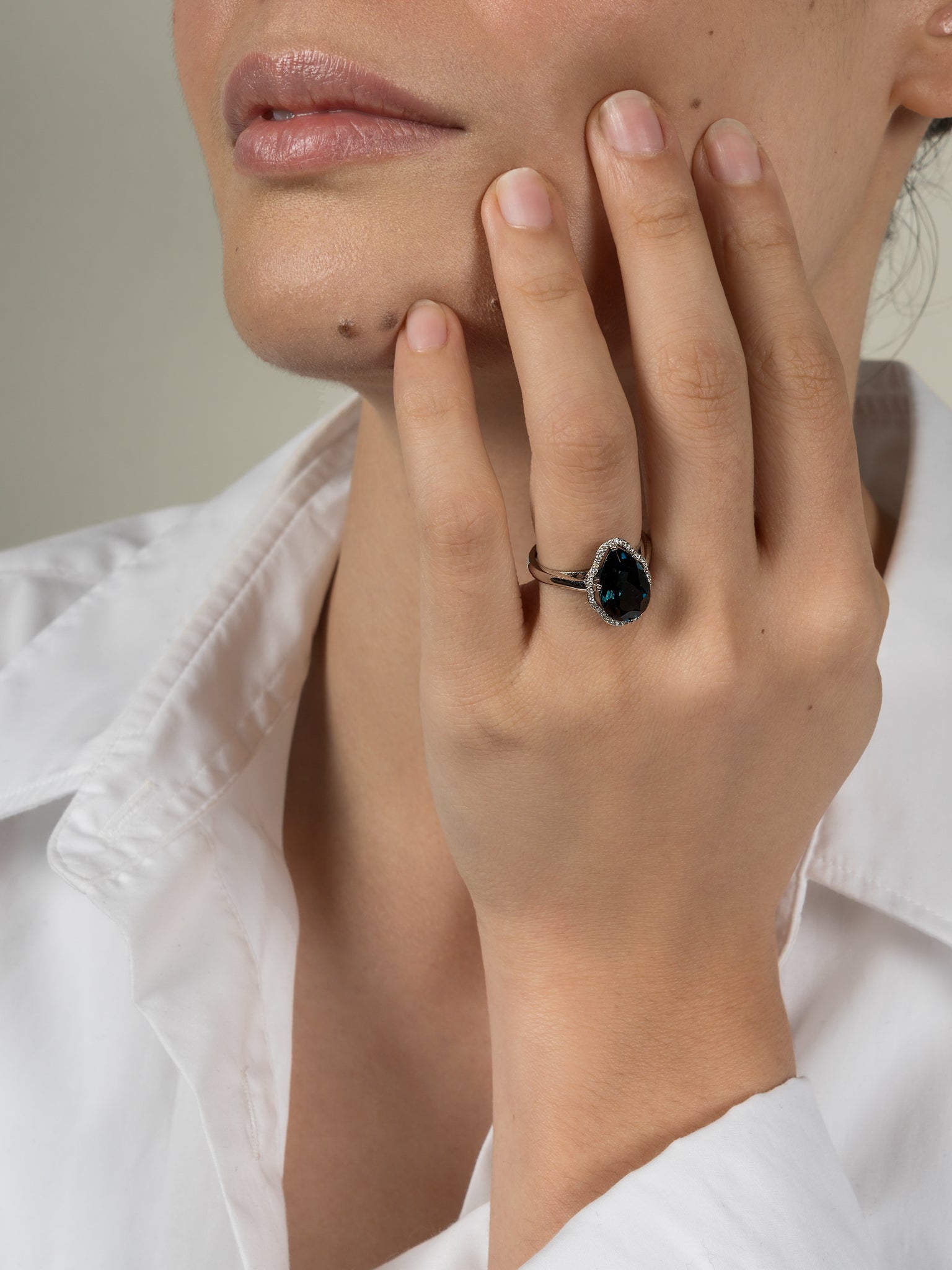 Anillo Glow Piedra Luna Azul