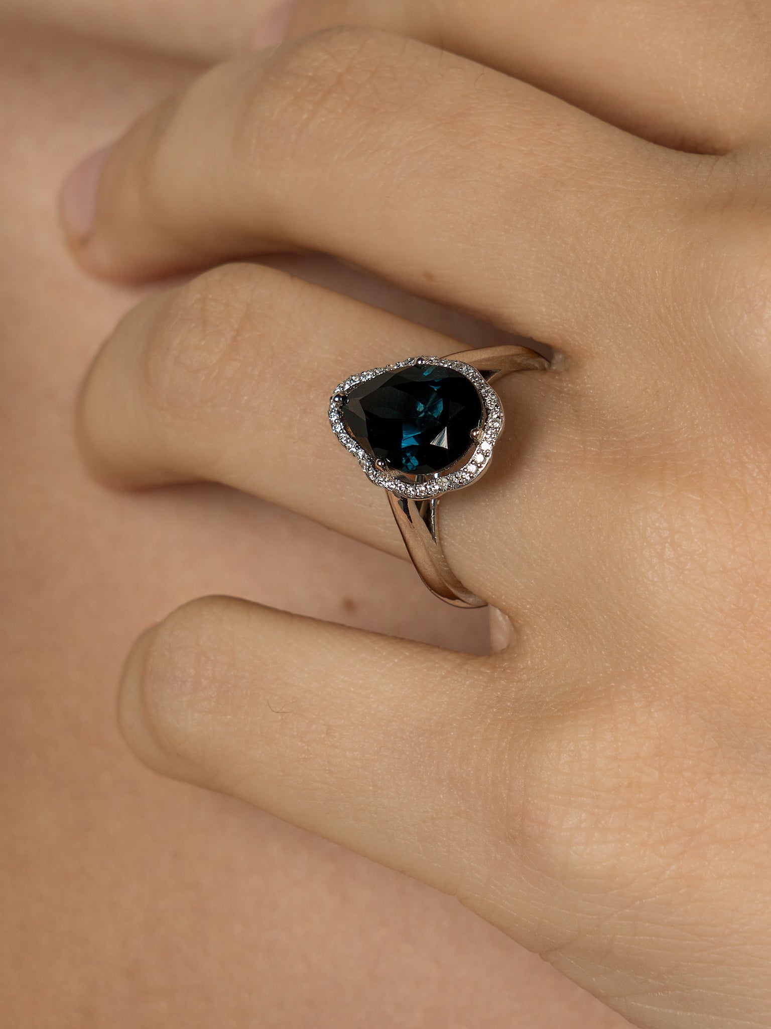 Glow Ring Ethiopian Opal