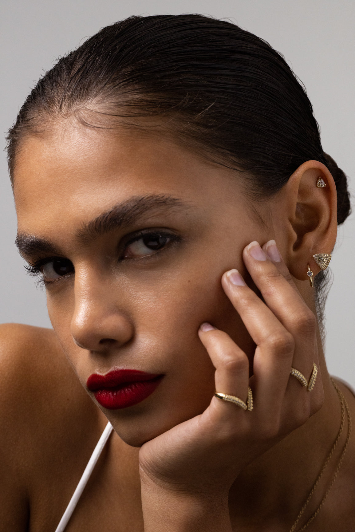 Becca Round Hoops
